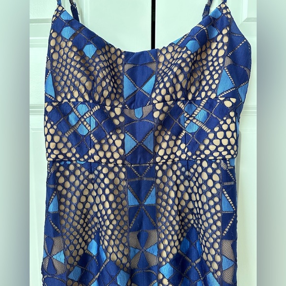 BCBG Maxazria Blue Lace Dress Size 0 - Picture 2 of 4